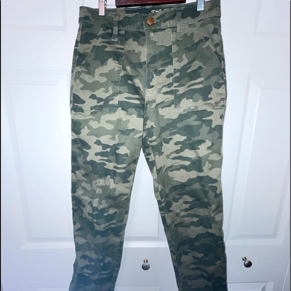 Skinny Camo Pants